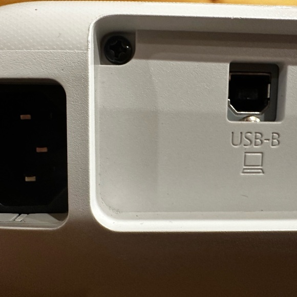 Epson EX3280 White Projector with Control Buttons - Picture 6 of 8